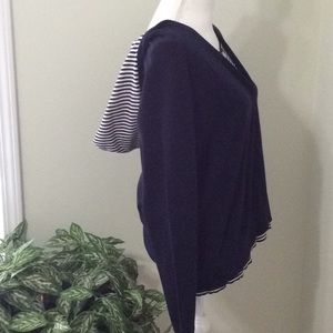 Navy blue hooded sweater, long sleeves